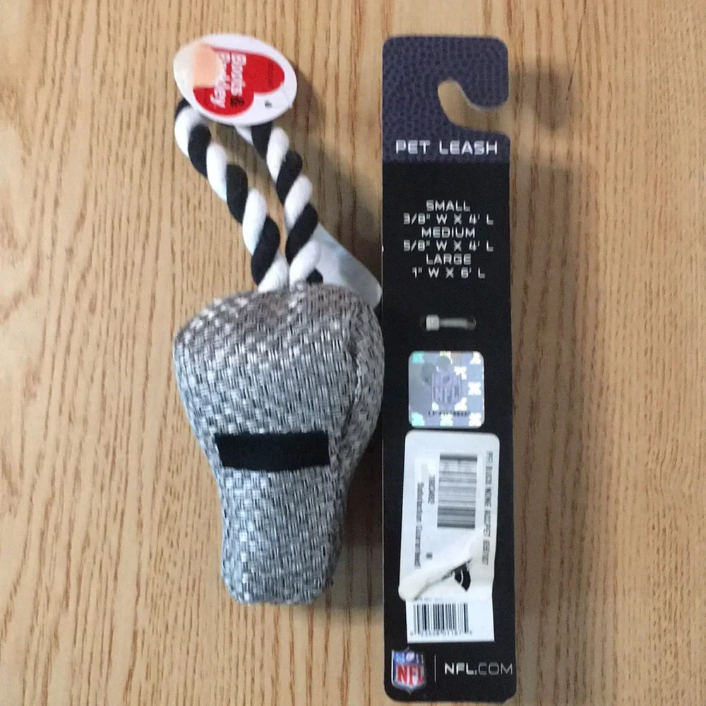 New Bundle Of 2 Doggie Tampa Bay Buccaneers Leash & Toy Size Medium 5/8”W x 4’L
